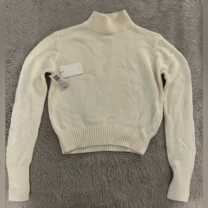 BRAND NEW Aritzia Wilfred Corteta Cream Turtleneck Cropped